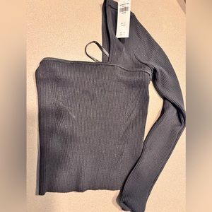 Abercrombie one sleeve shirt